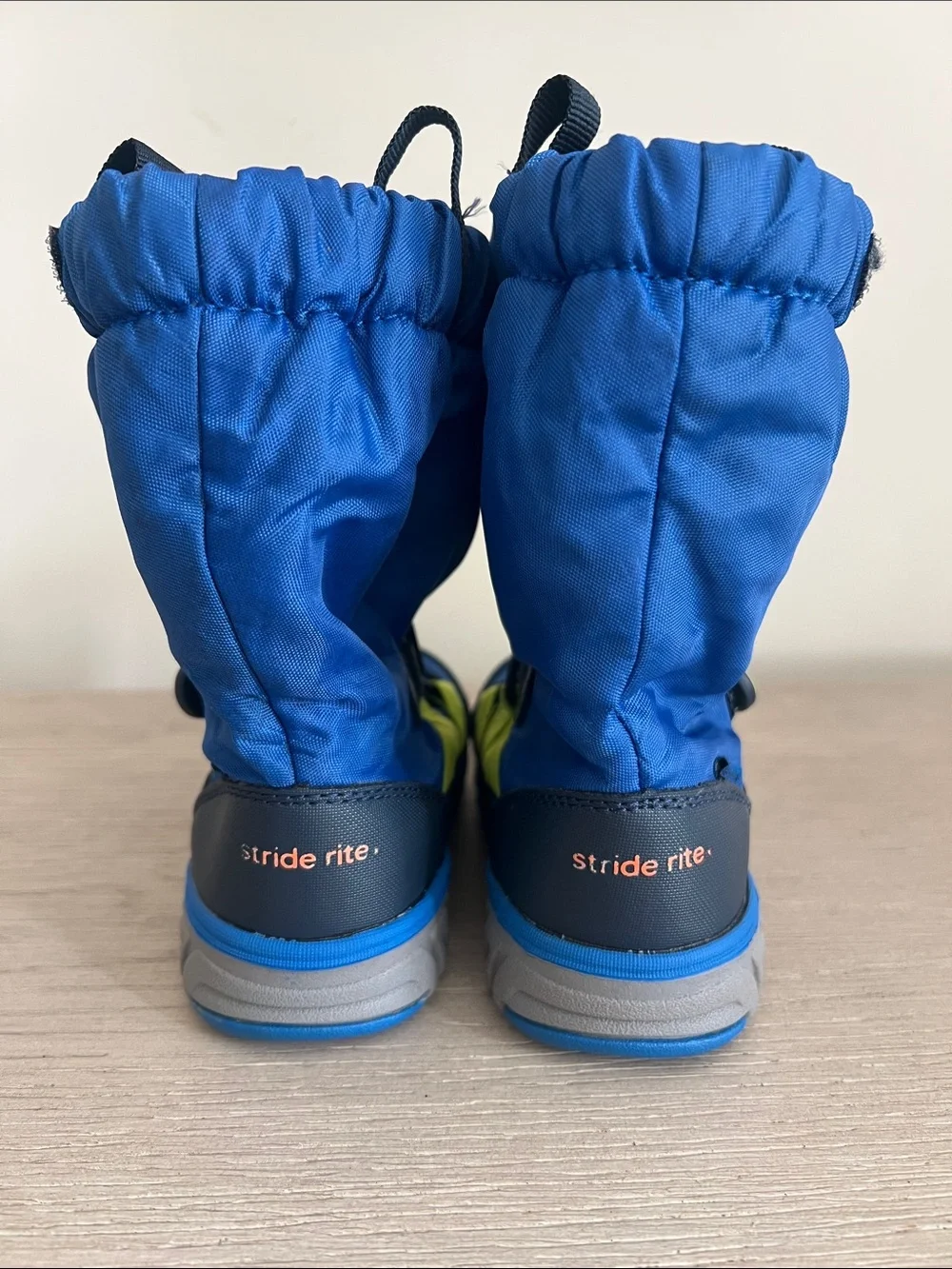 Boys Stride Rite made 2 play sneaker boot size 7M winter snow